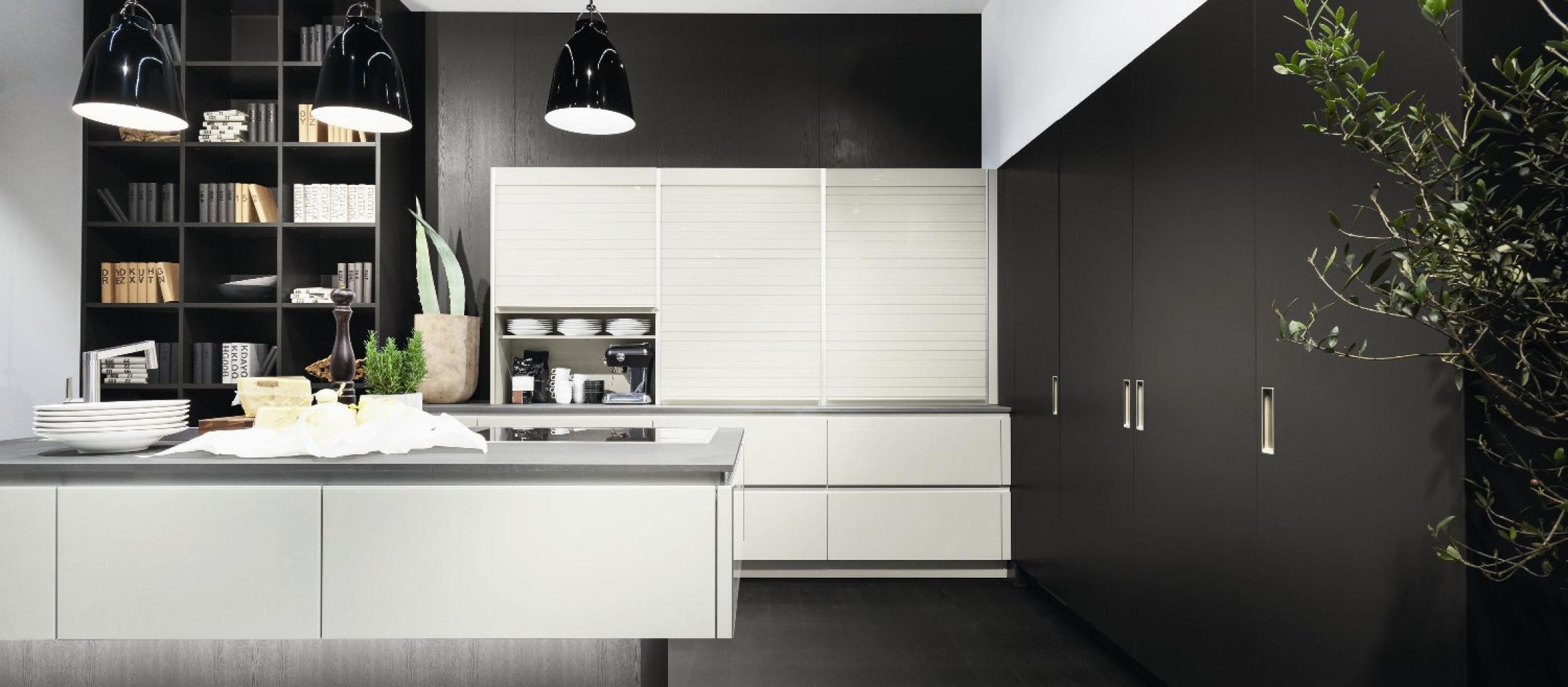 Y-Line LK gloss Light Grey (2) & MK Matt stratus grey (2)
