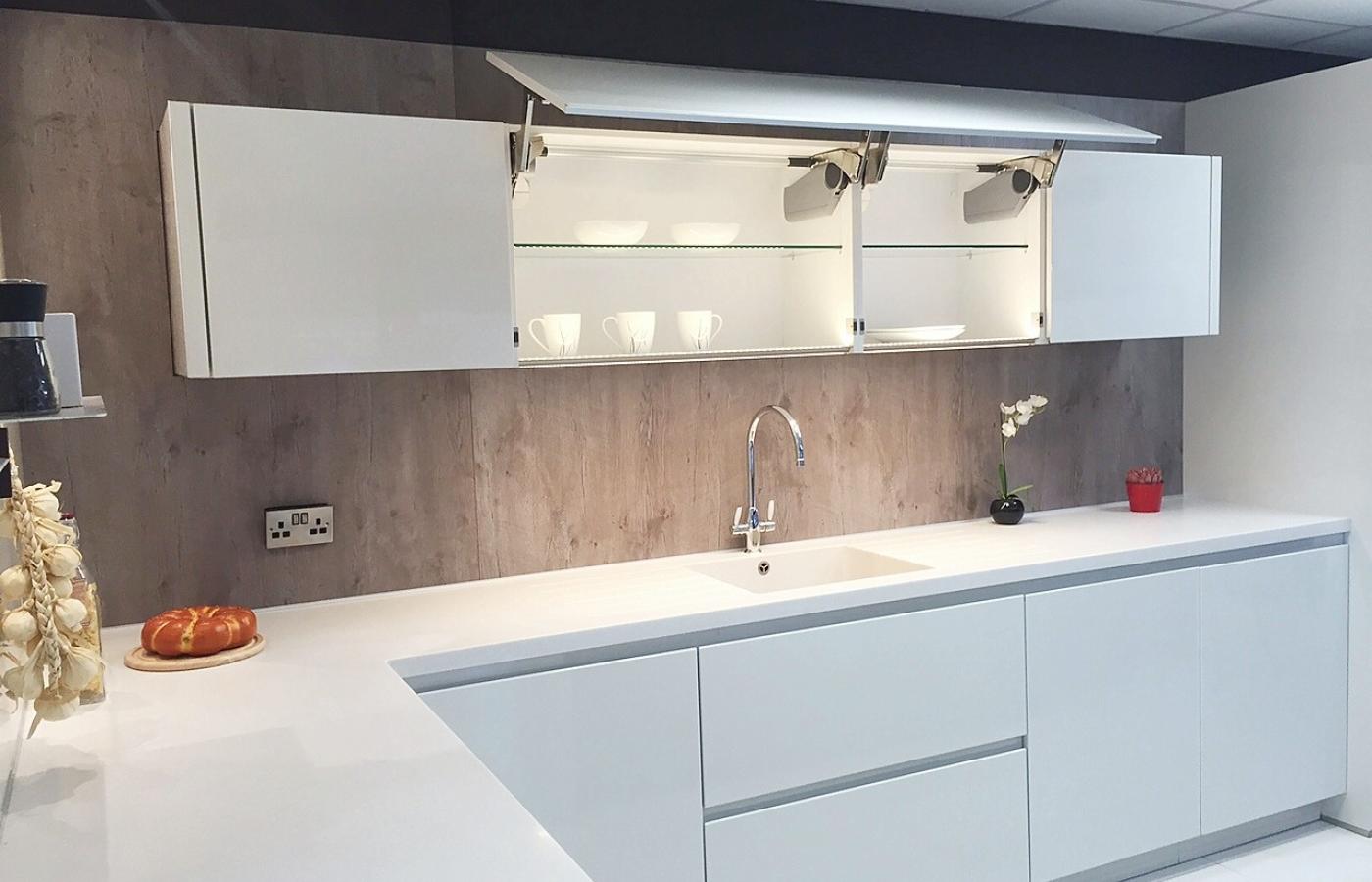 Hydralic Lift up Door