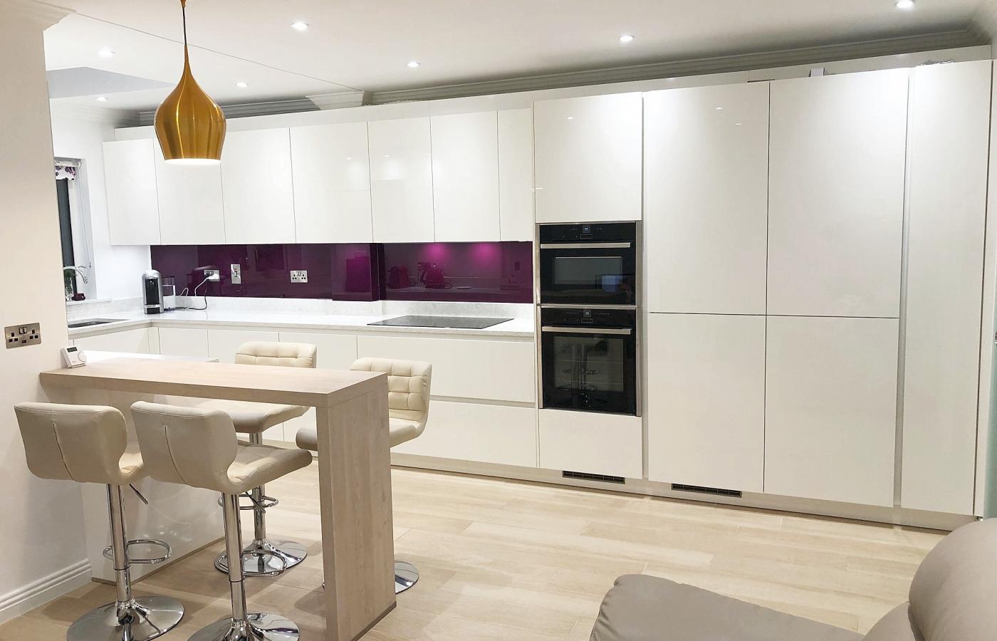 white gloss kitchen