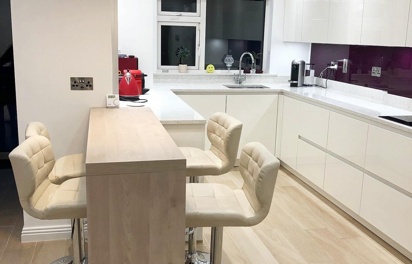 kitchen breakfast bar