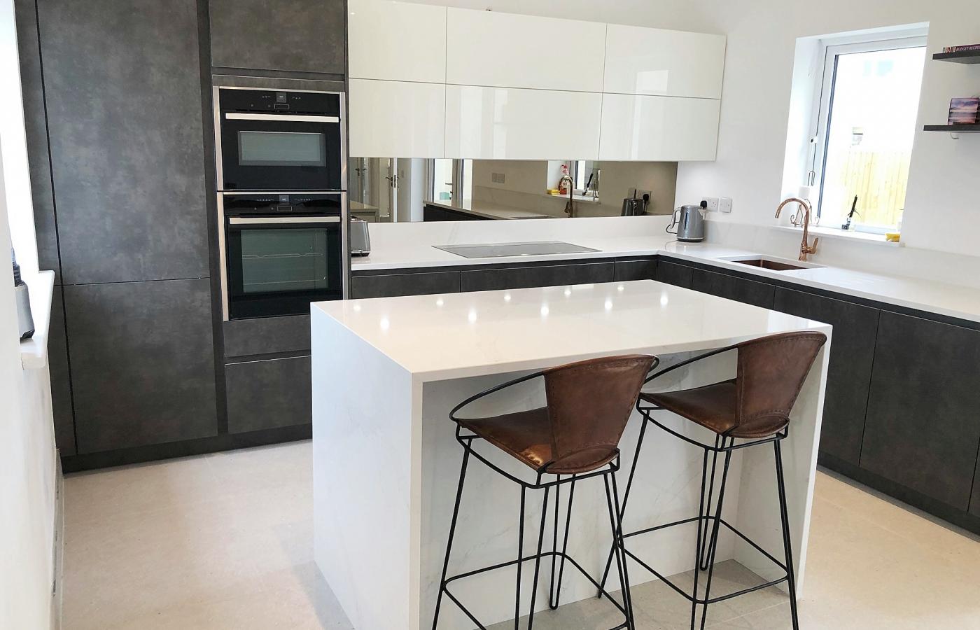 Wrap around Worktop on the island