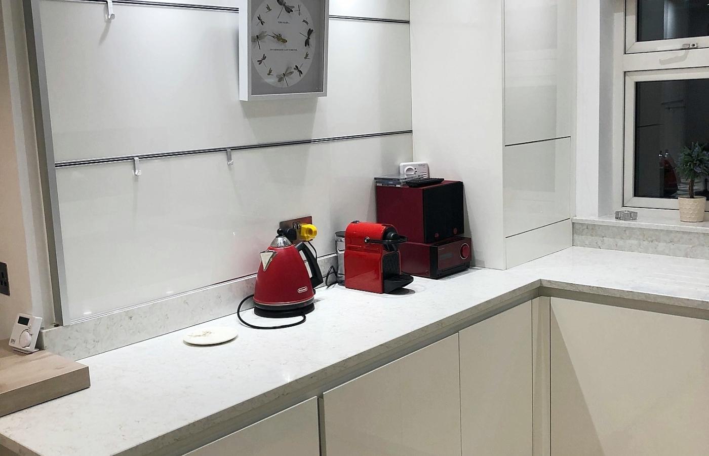 glass suspension system kitchen