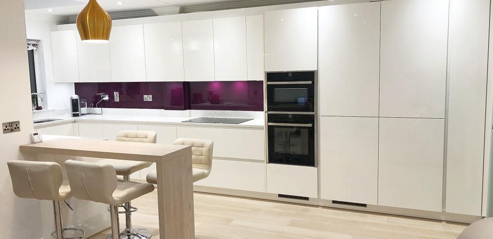 white gloss kitchen